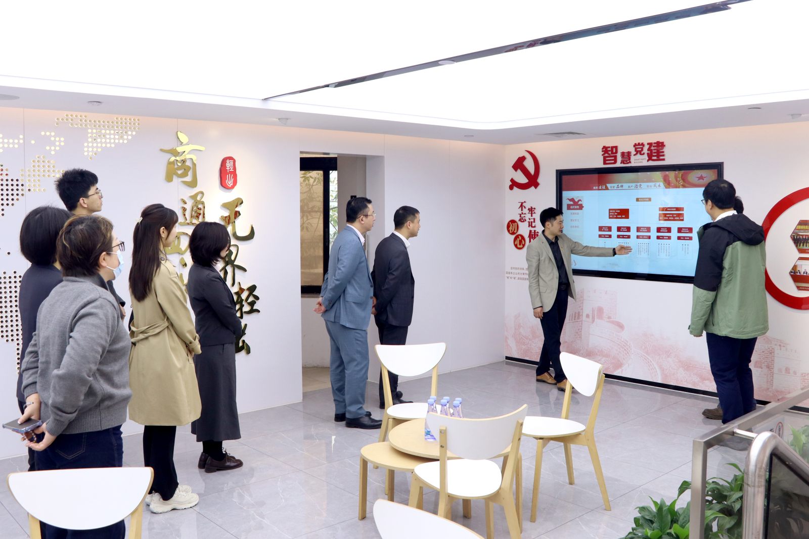 10072617.jpg 10072617.jpg