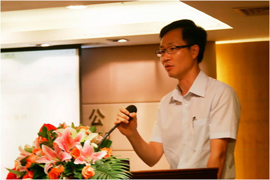 朱书记主持培训会议