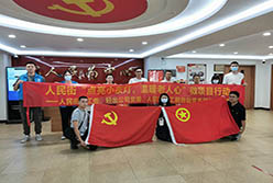 “点亮小夜灯，温暖老人心”——轻出公司党员、团员志愿者为人民街社区老人送上感应小夜灯