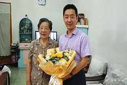 广州轻出集团党委领导班子中秋节前慰问离退休干部