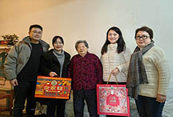 轻出公司党委开展2024年新春慰问老干部活动