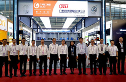 126届广交会开展首日广州轻工集团党委书记、董事长方贵权等领导一行视察我司家电、建材展位